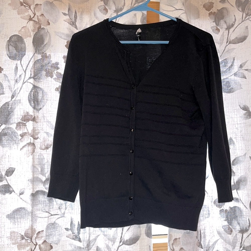Woman’s Cable & Gauge Cardigan